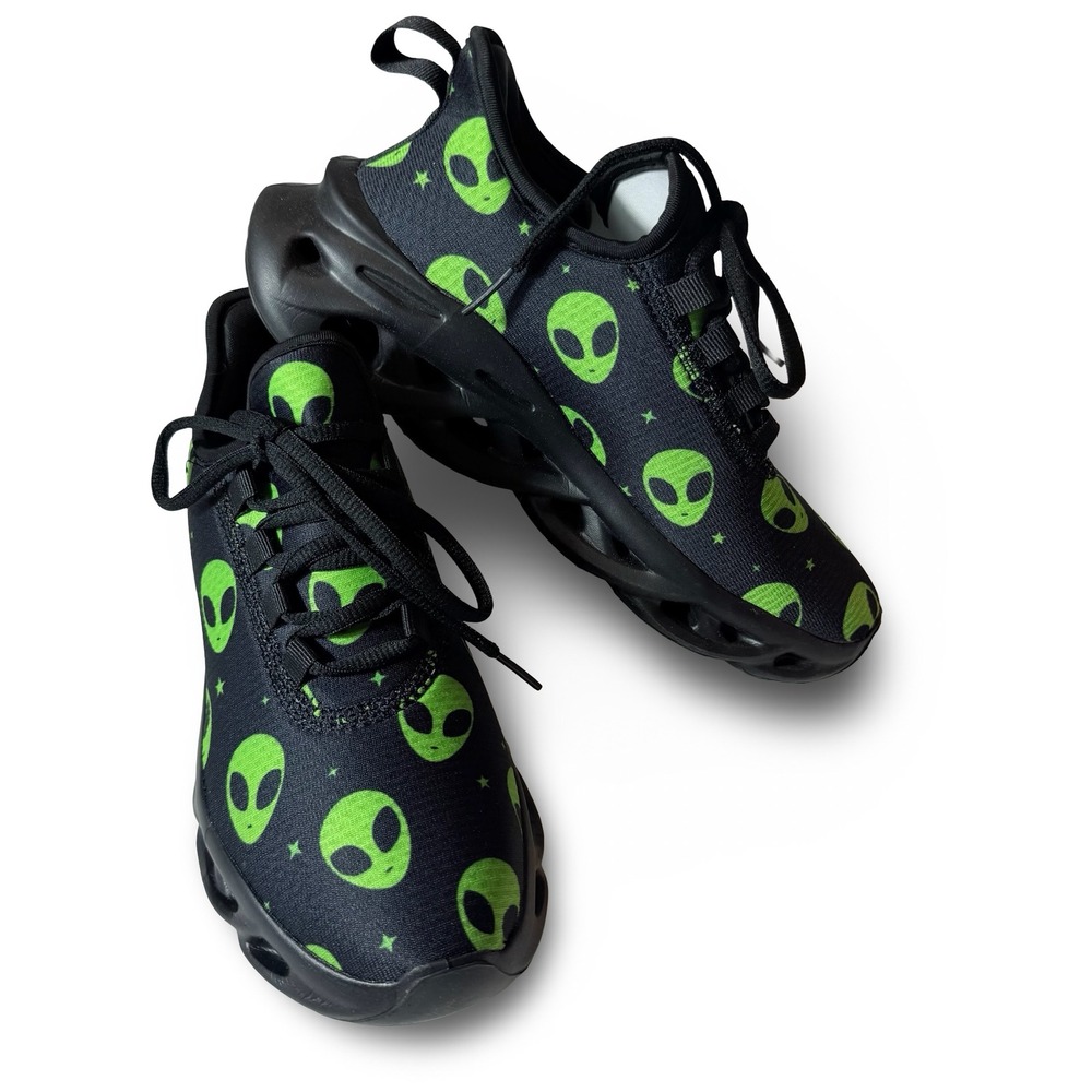 Kids Alien Print Sneakers Black Neon Green Space Theme Lace Up Shoes Sz 4.5 kids